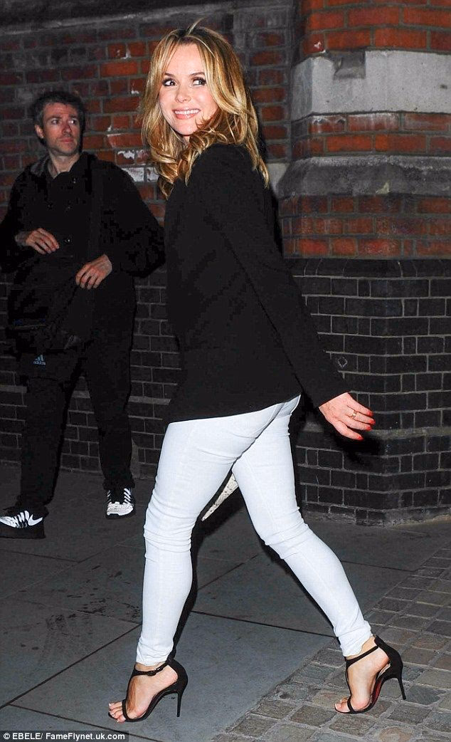 Does Amanda Holden wear skinny jeans?