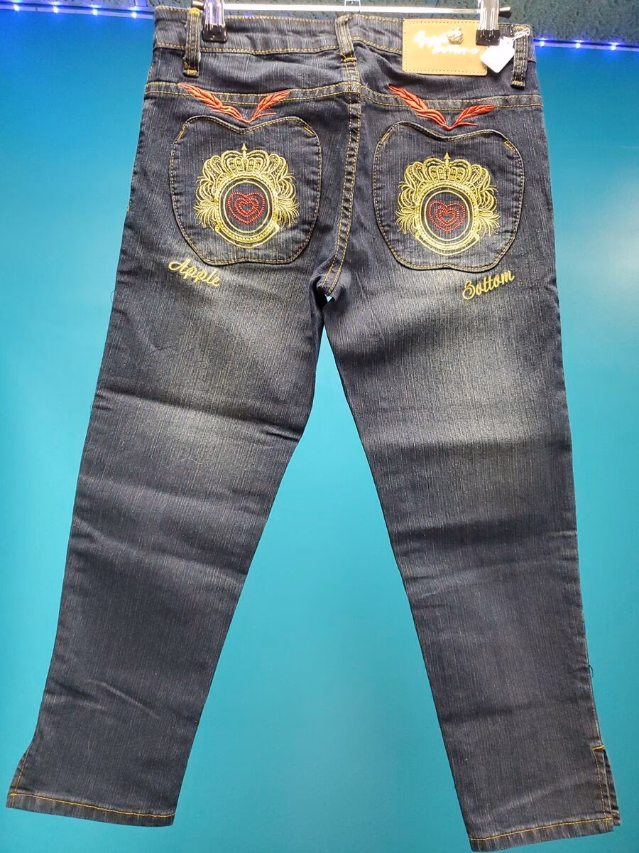 What size are Apple bottoms capris?