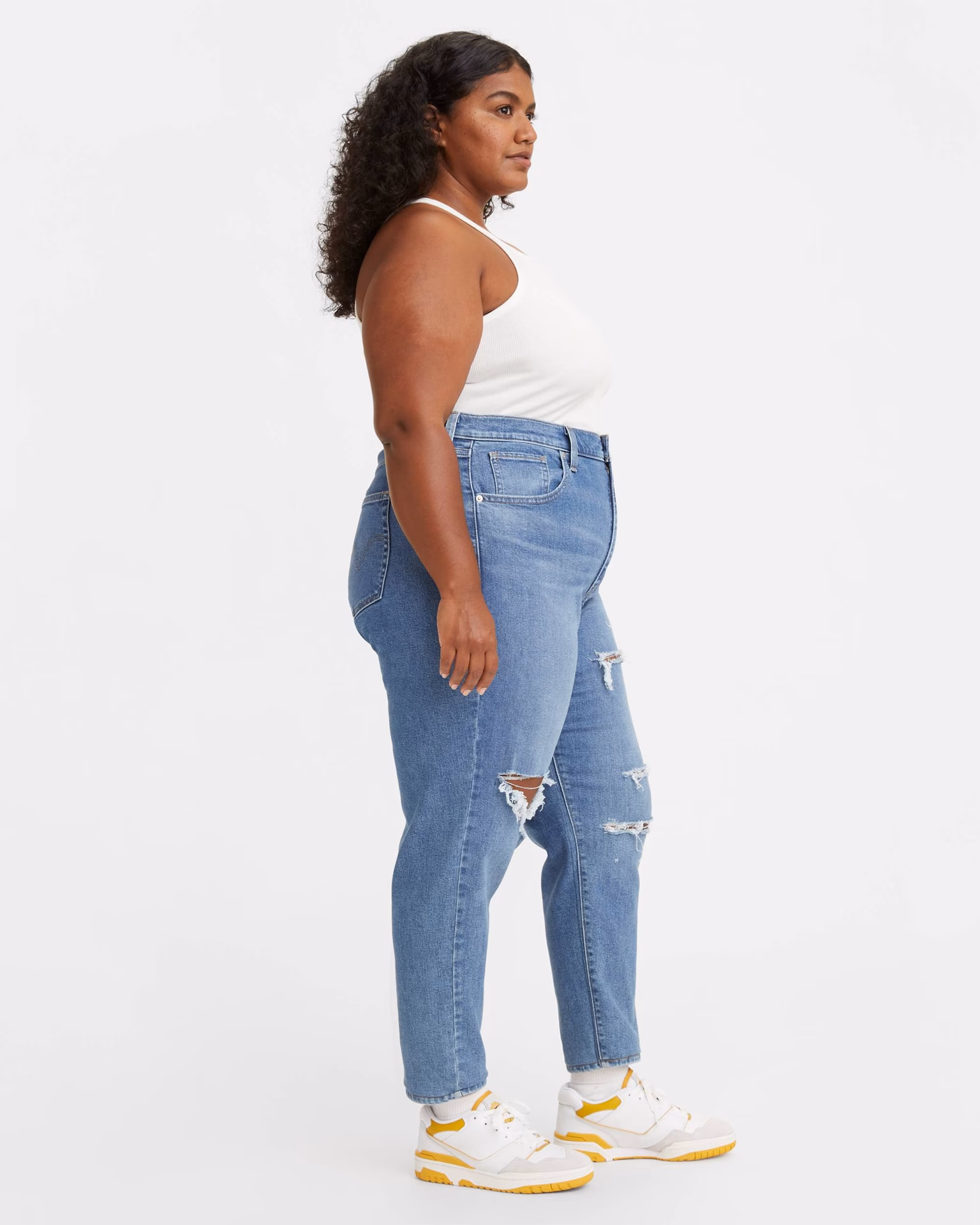 Do mom jeans fit a plus-size frame?