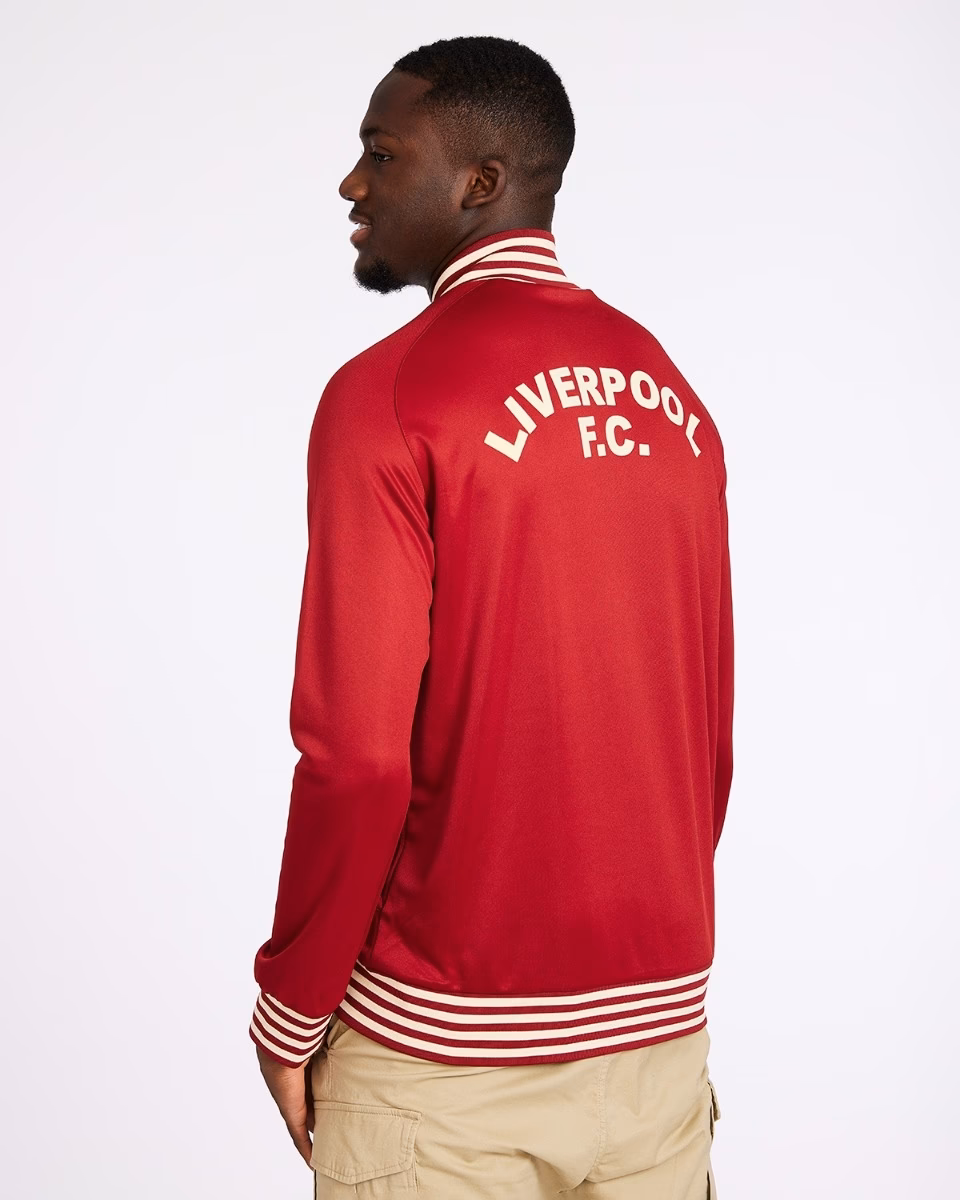 Did Bill Shankly wear a track jacket?