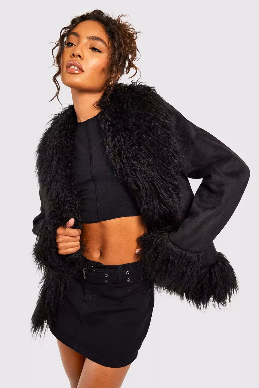 Can you wear a faux fur coat in H2?