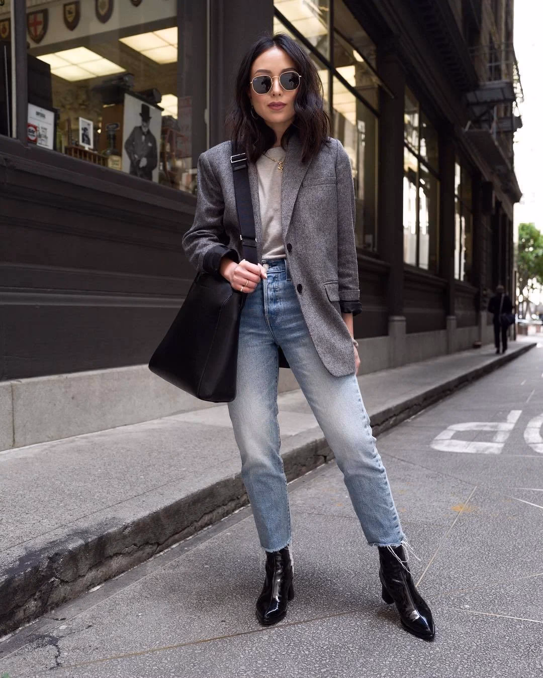 How to wear cropped pants with booties?