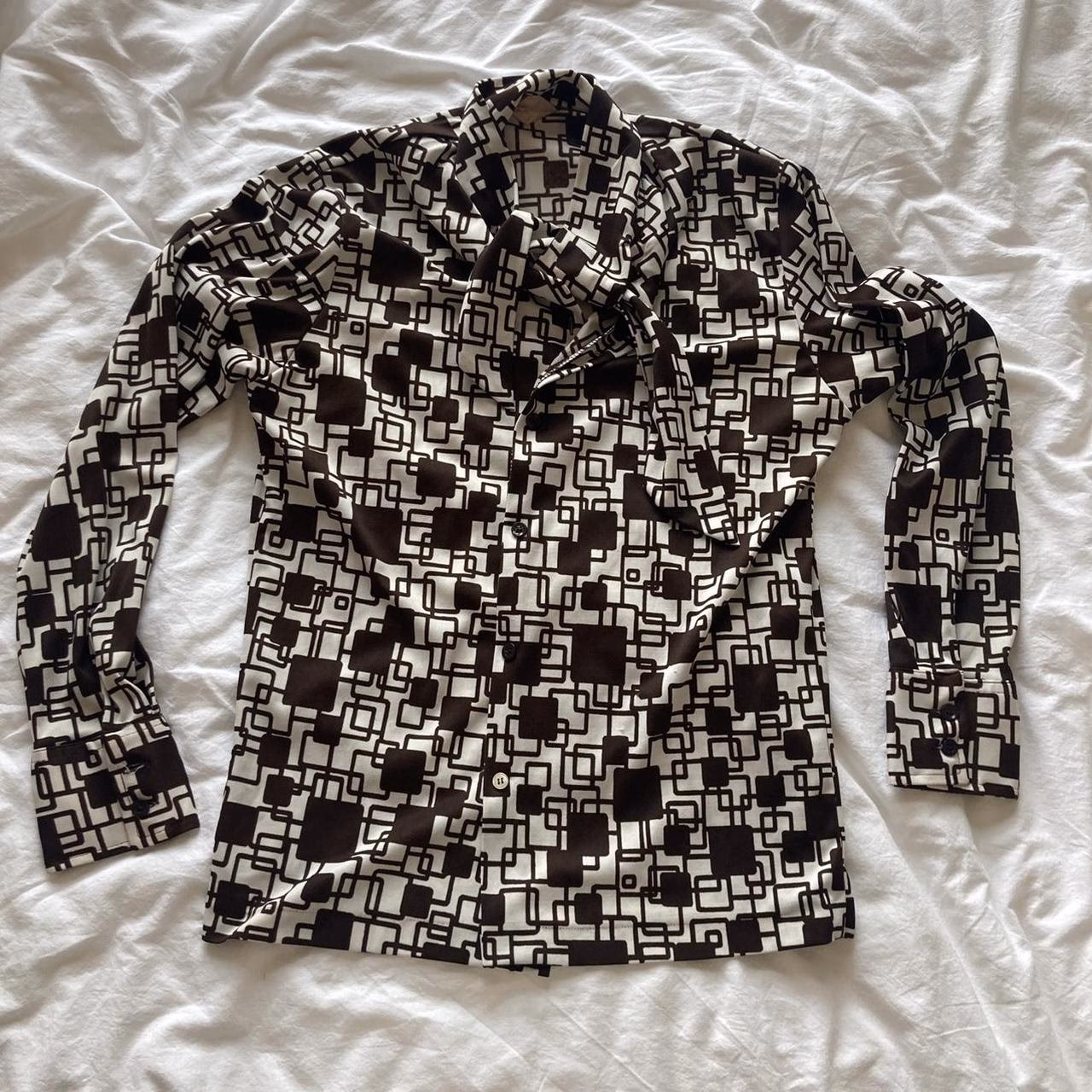 How to buy daphnea clothes online?