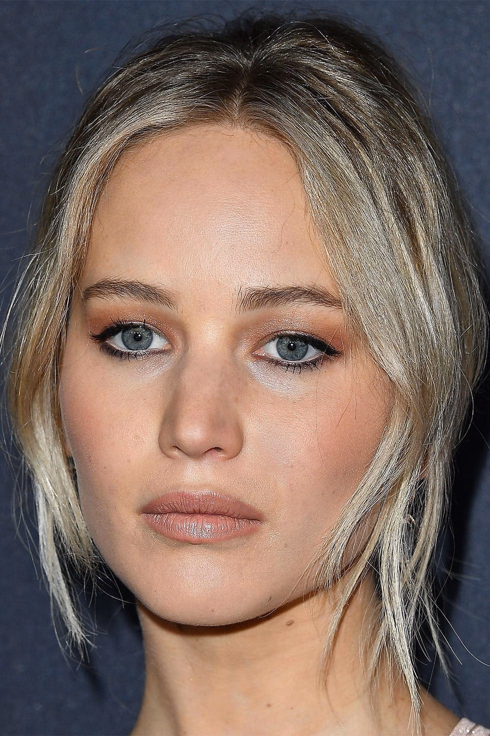 What color eyeshadow goes with gray hair?
