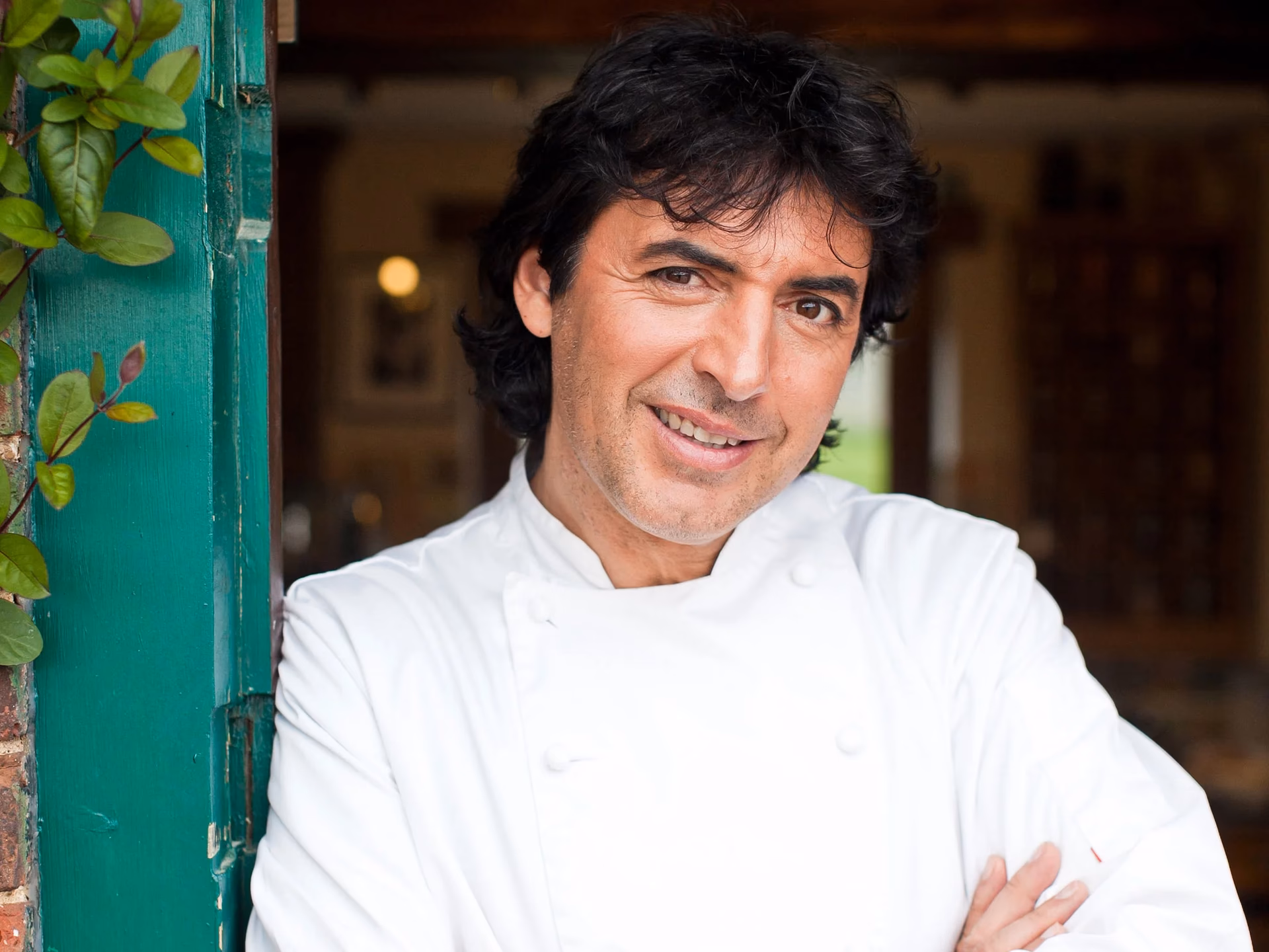 How does Jean-Christophe relate to his family?