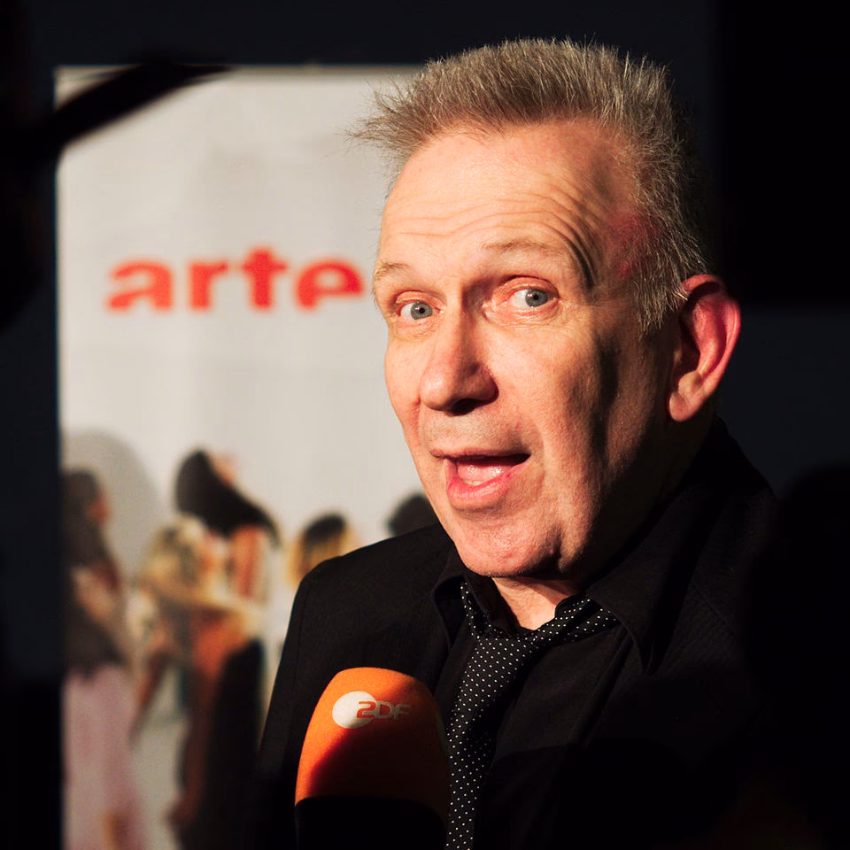 Quel est le secteur d'activité principal de Jean-Paul Gaultier ?