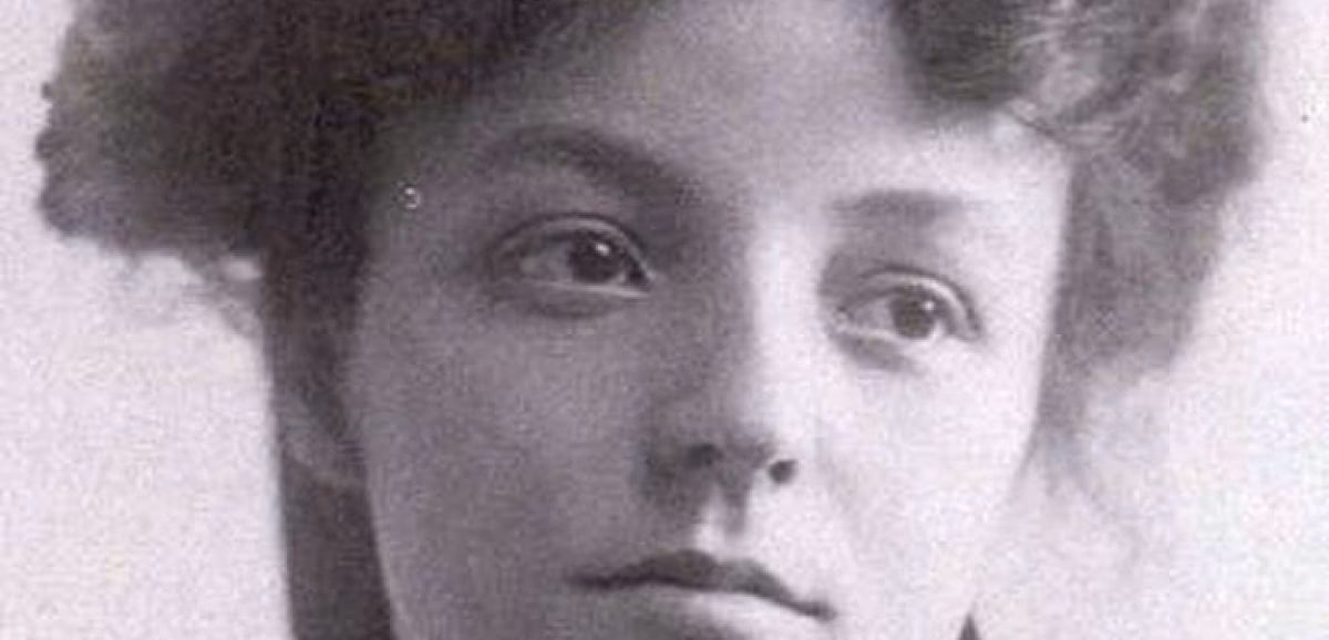 Où habite Jeanne Bertrand ?