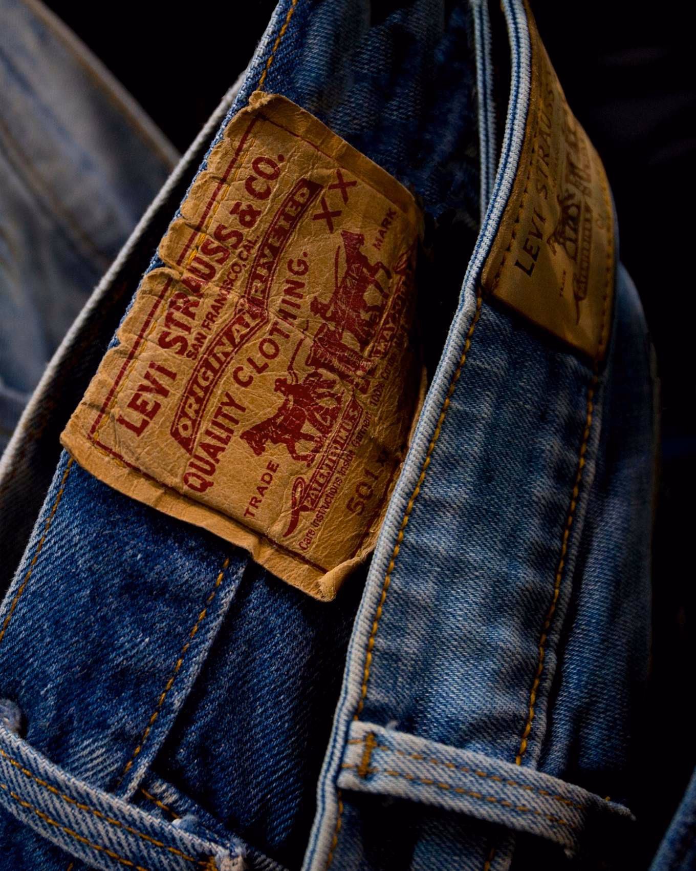 How do you identify Selvedge jeans?