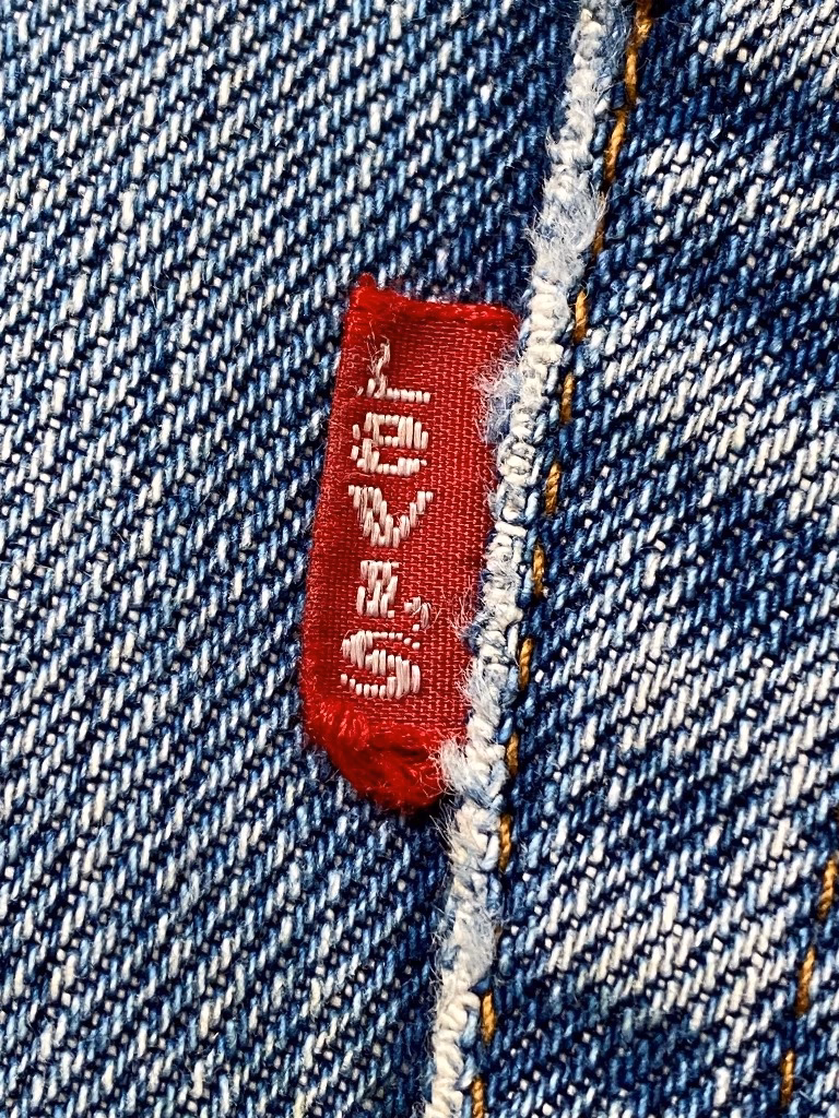 What year Levi's 501 jeans have a red tab?