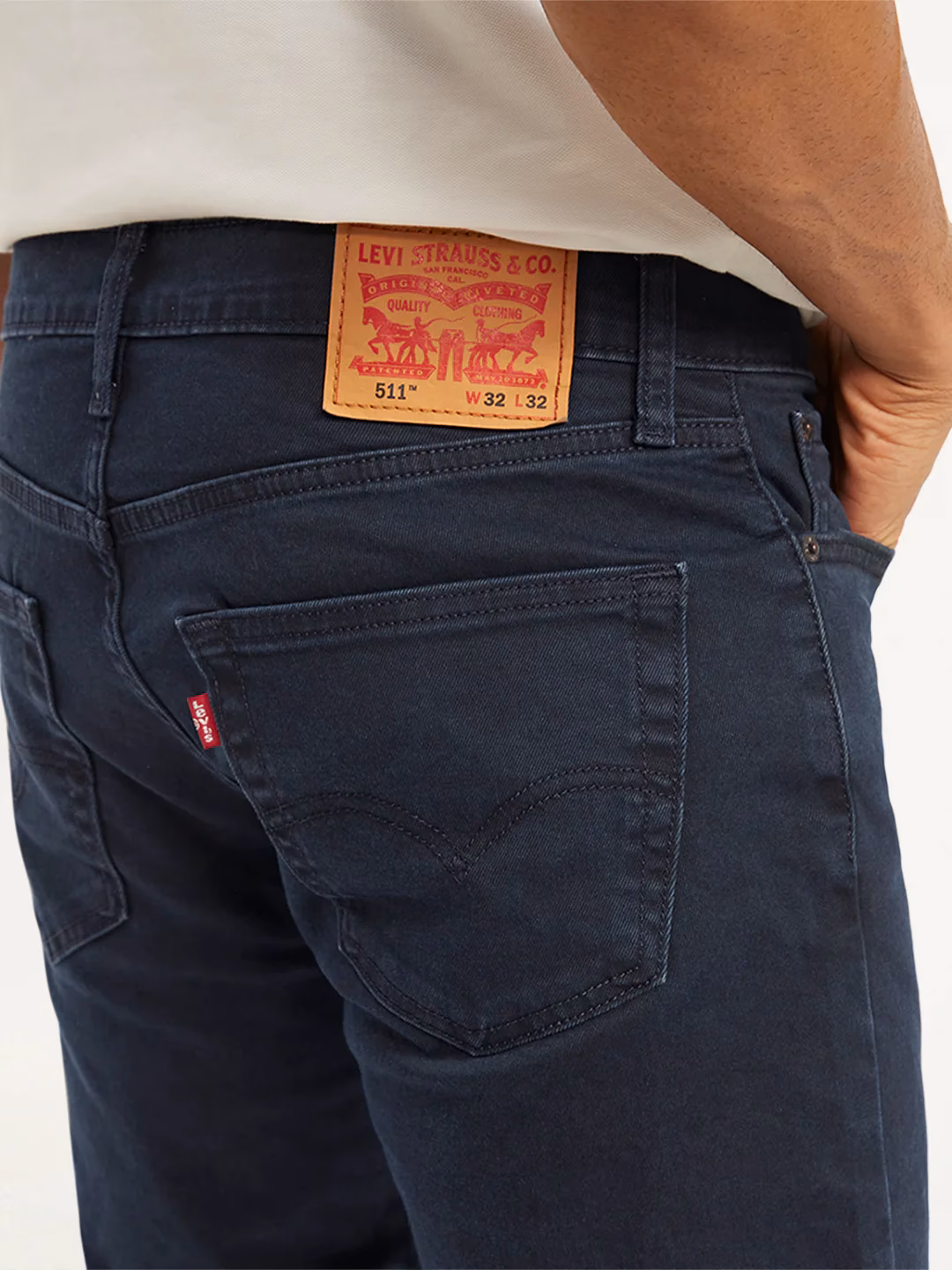 Does Kohl's sell Levi's jeans?