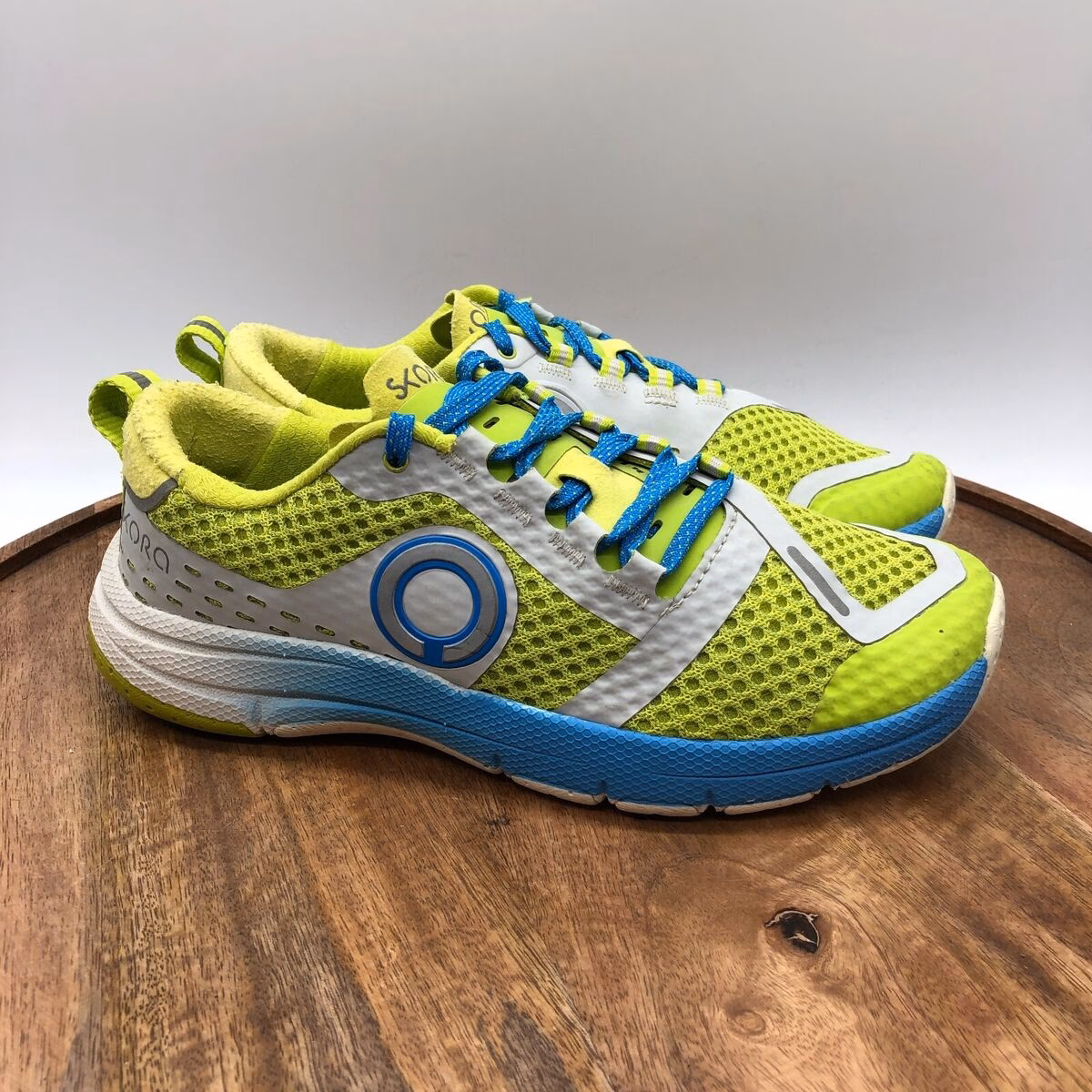 Do minimalist shoes have a low stack height?
