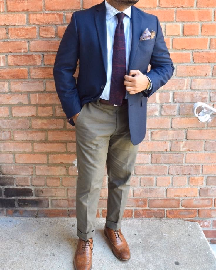 What color pants go with a pink shirt?
