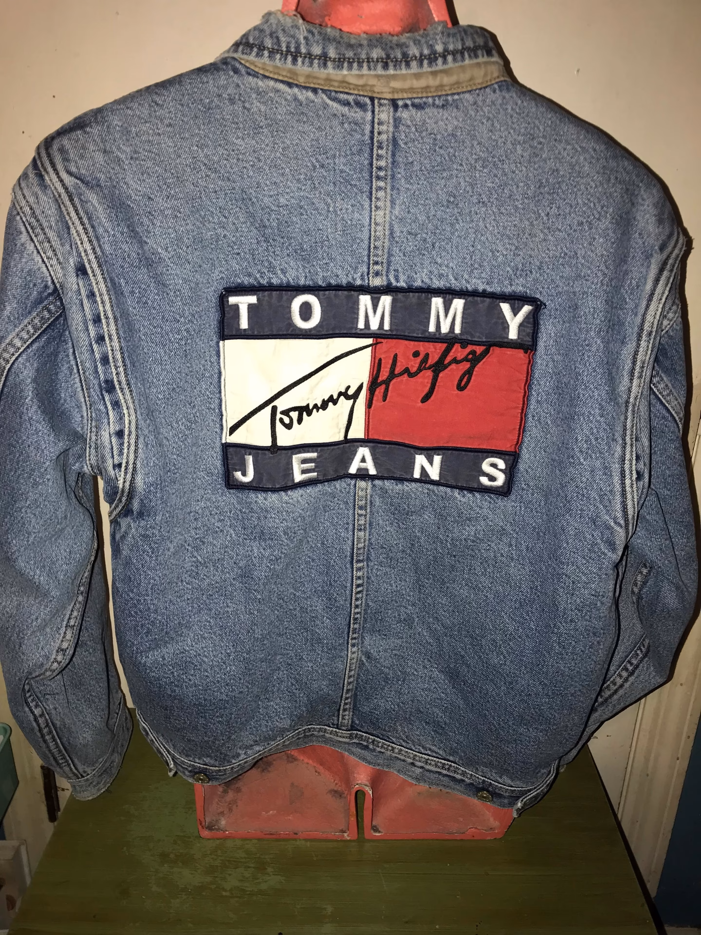What to wear with Tommy Jeans?